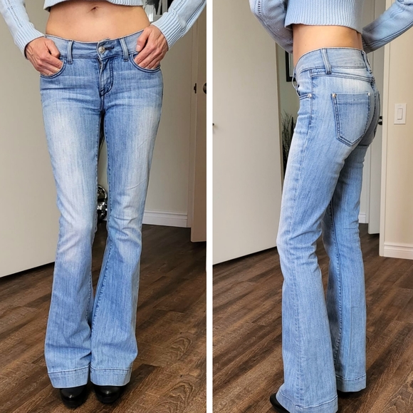 Guess by Marciano boot cut jeans. Medium rise. - Picture 1 of 8